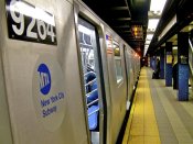 Zastávka - nástupiště metra Zastávka - nástupiště metra