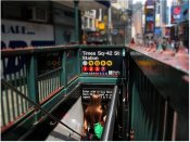 Typycký vstup do metra Typycký vstup do metra